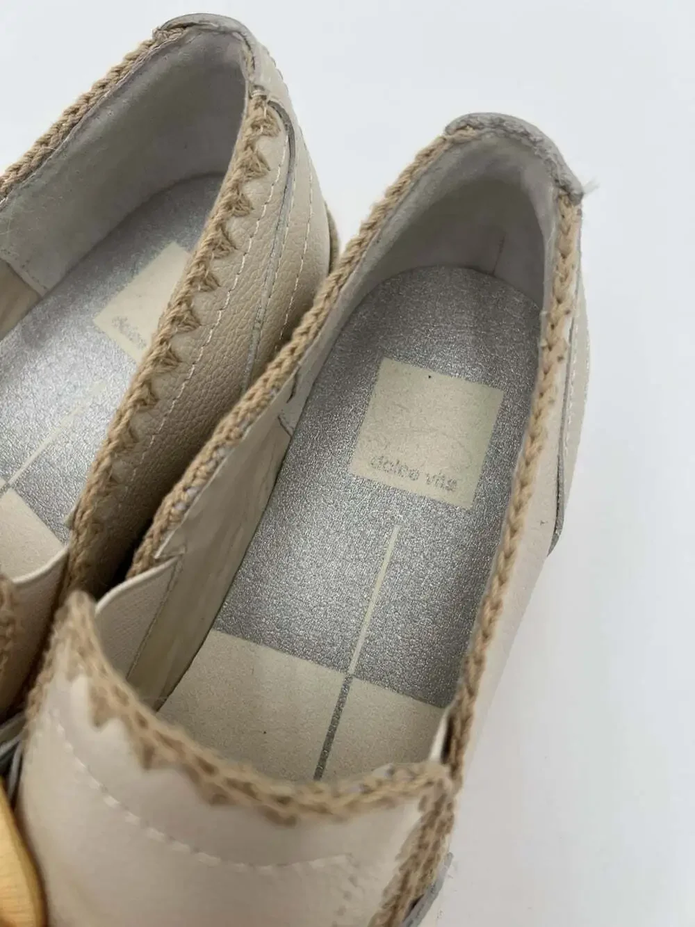 Dolce Vita Jhenee Espadrilles Women’s 8 Ivory Chain Loafers NWOB